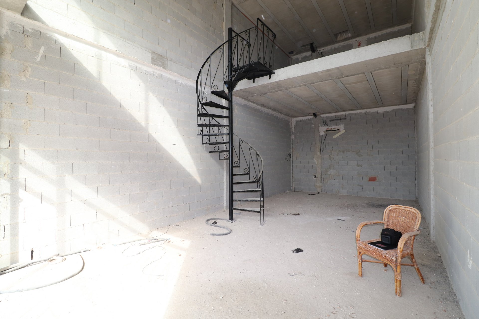 Wiederverkauf - Kommerziell - Benimar