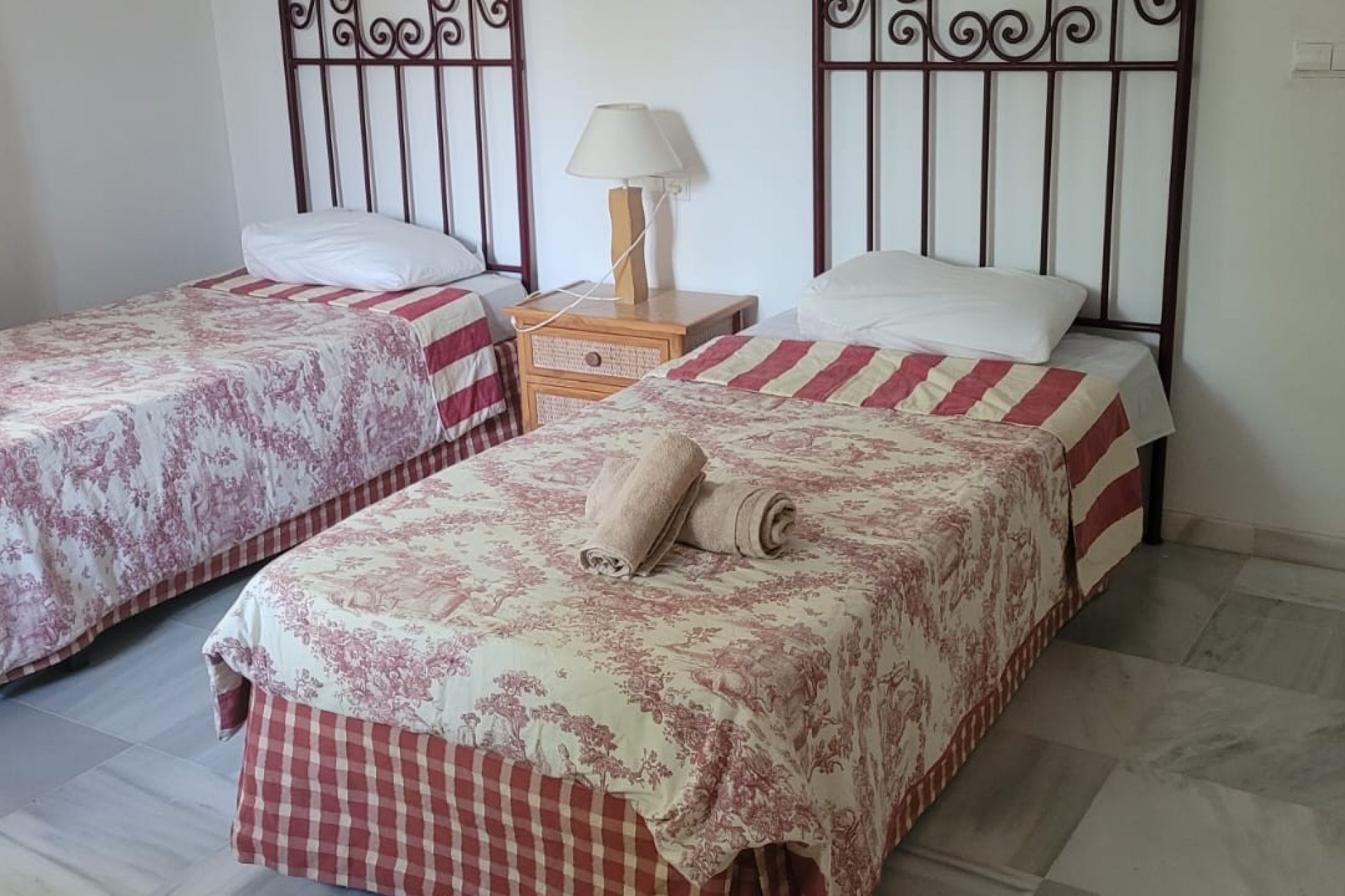 Wiederverkauf - Villa - Marbella - Las Chapas