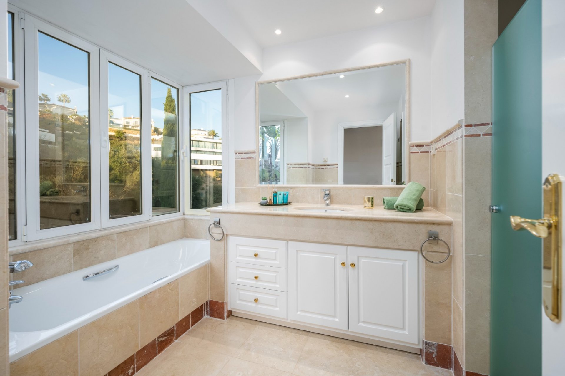 Wiederverkauf - Villa - Marbella - Los Monteros