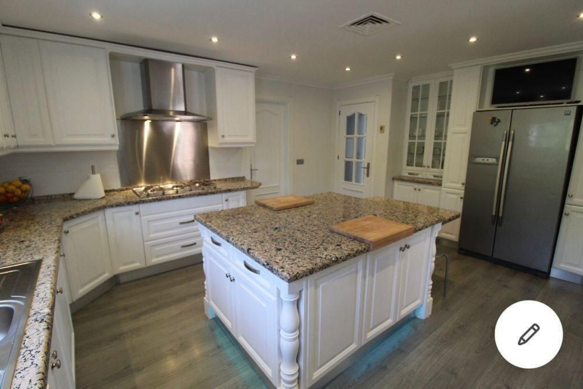 Wiederverkauf - Villa - Marbella - Nueva Andalucía