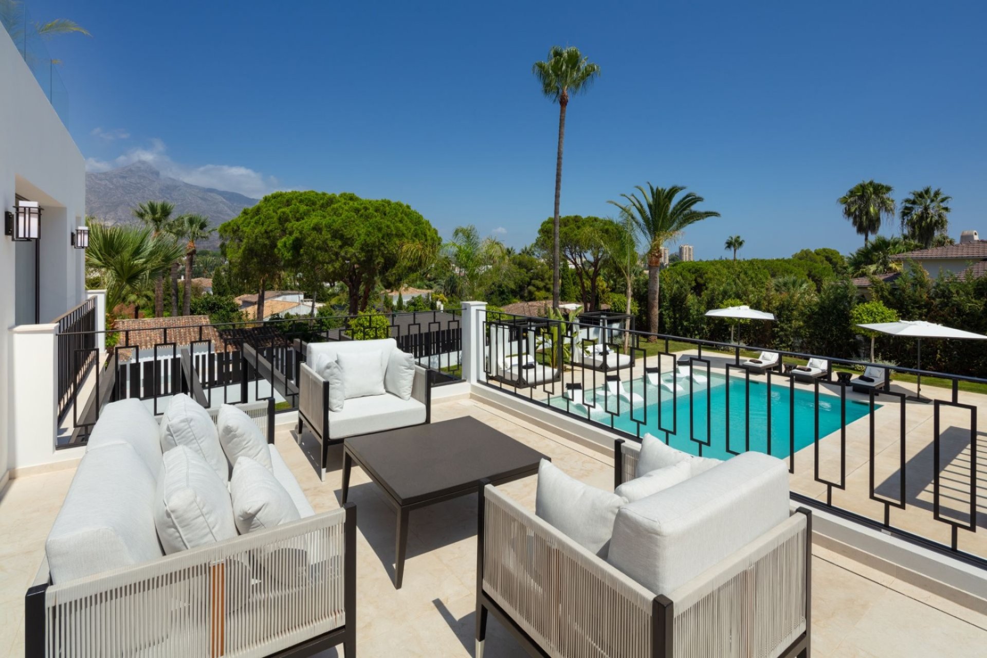 Wiederverkauf - Villa - Marbella - Nueva Andalucía