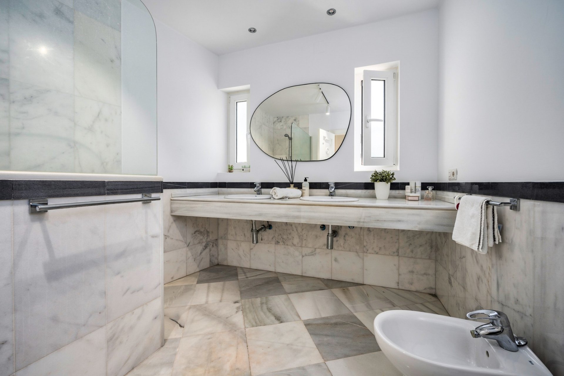 Wiederverkauf - Villa - Marbella - Nueva Andalucía