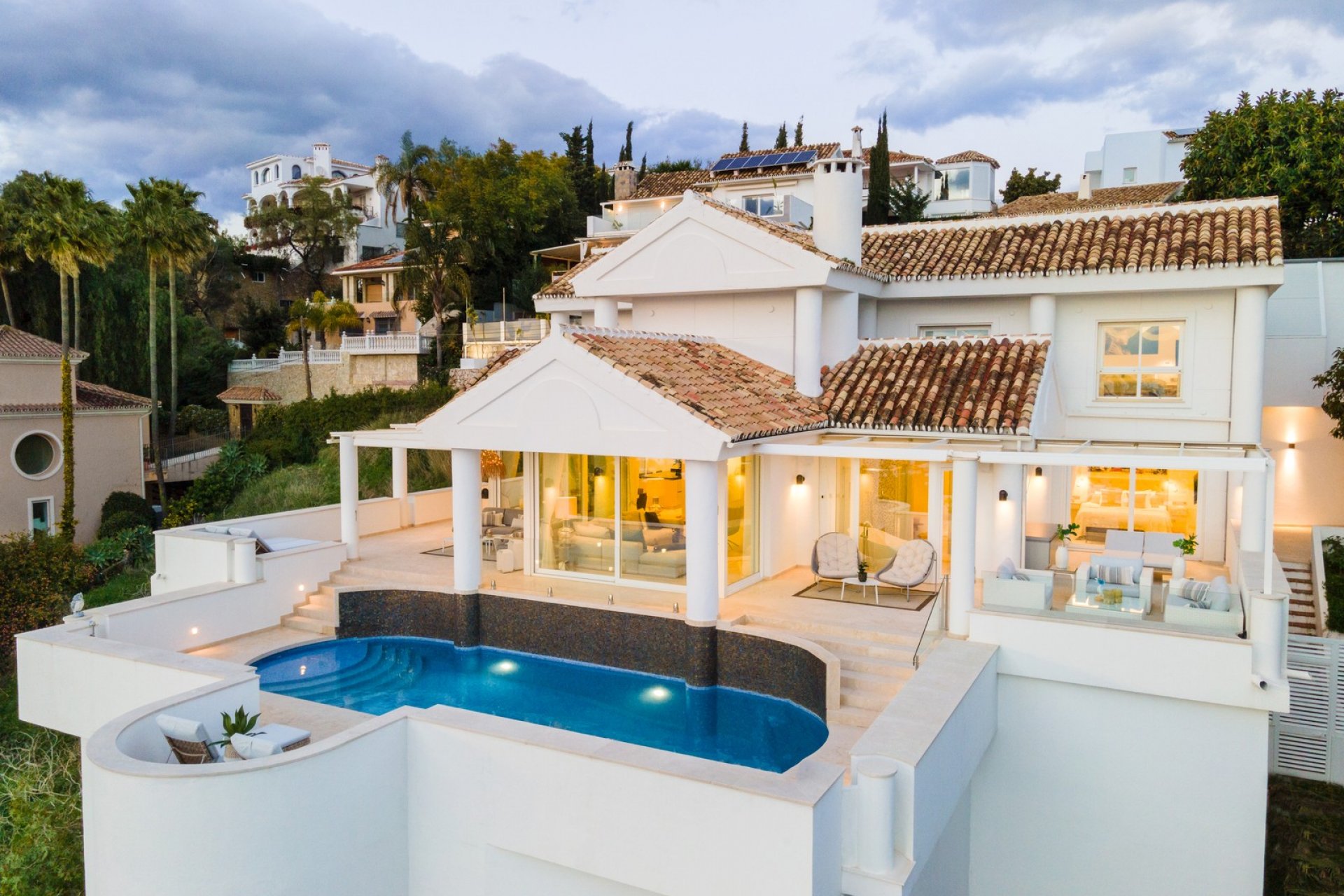 Wiederverkauf - Villa - Marbella - Nueva Andalucía