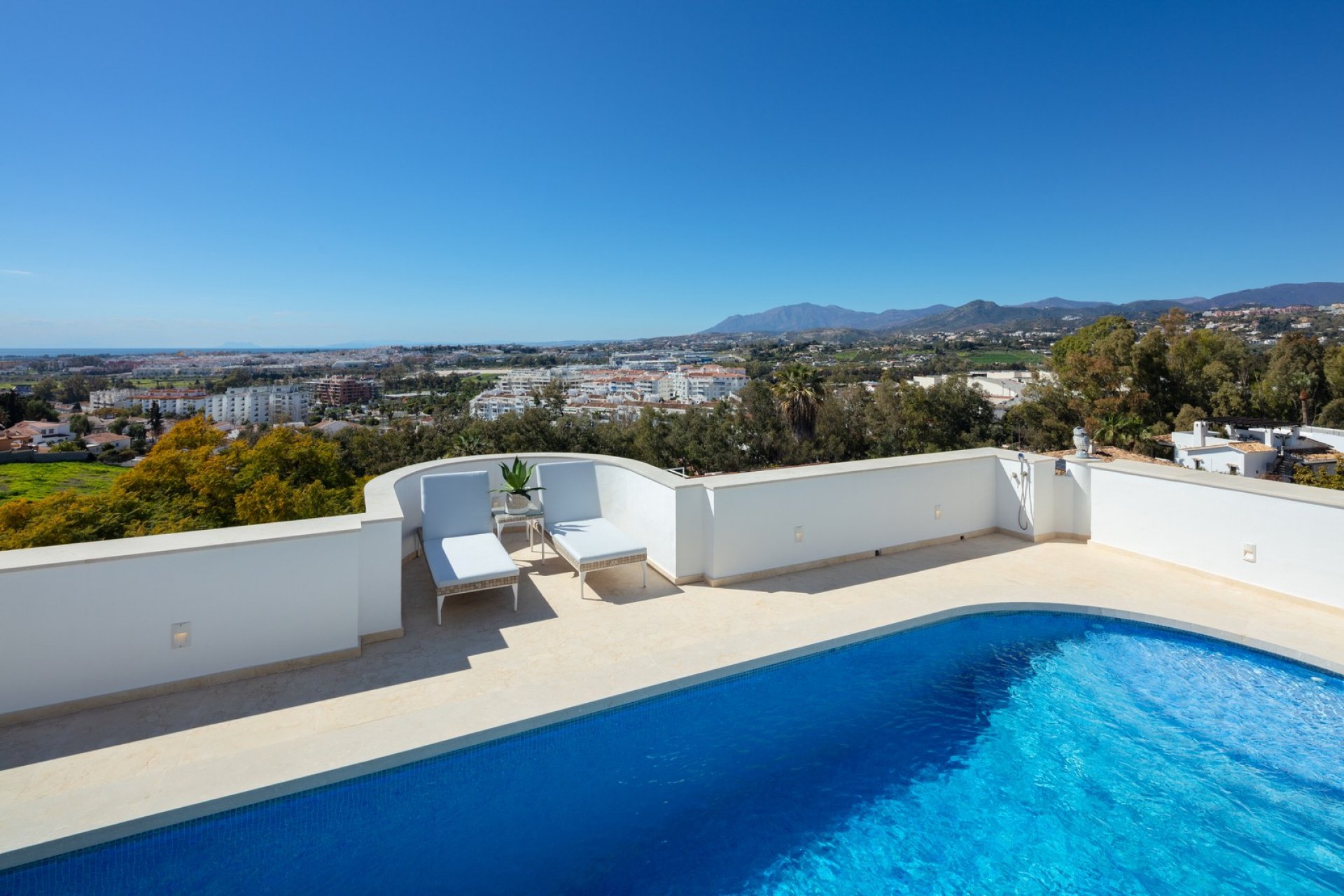 Wiederverkauf - Villa - Marbella - Nueva Andalucía