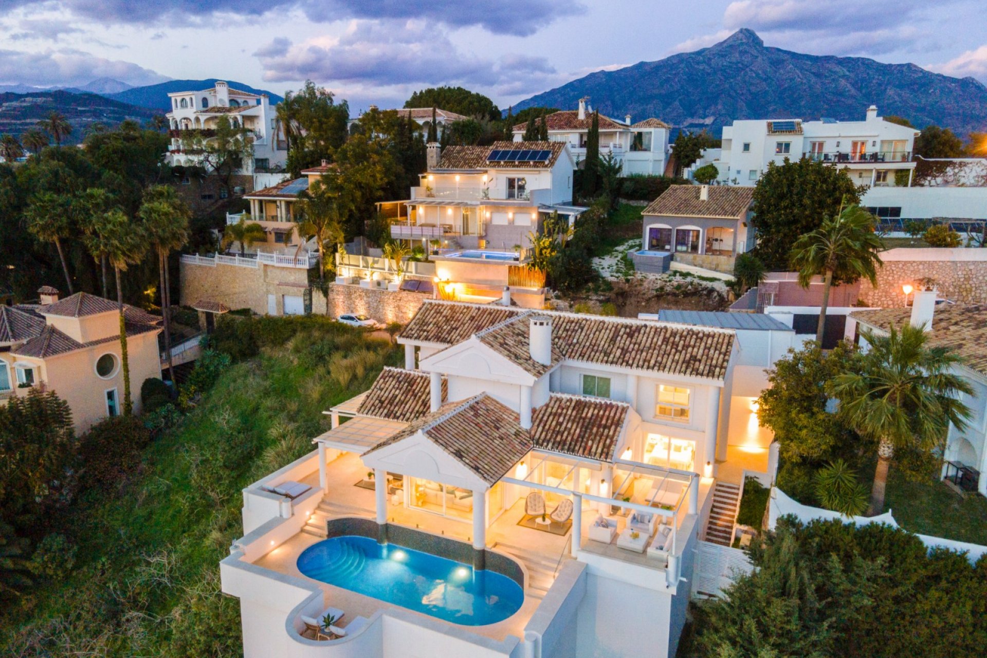 Wiederverkauf - Villa - Marbella - Nueva Andalucía