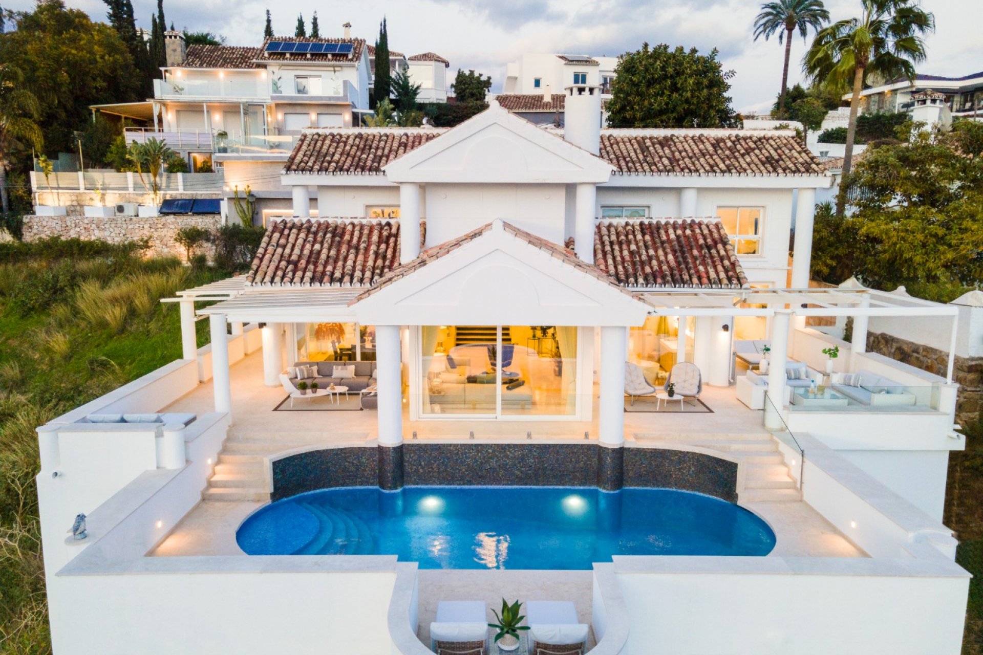 Wiederverkauf - Villa - Marbella - Nueva Andalucía