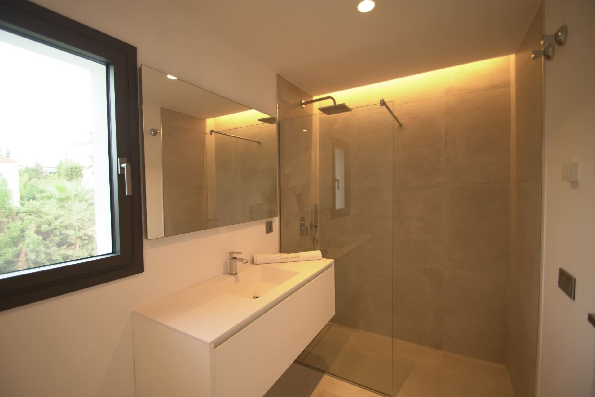 Wiederverkauf - Villa - Marbella - Nueva Andalucía