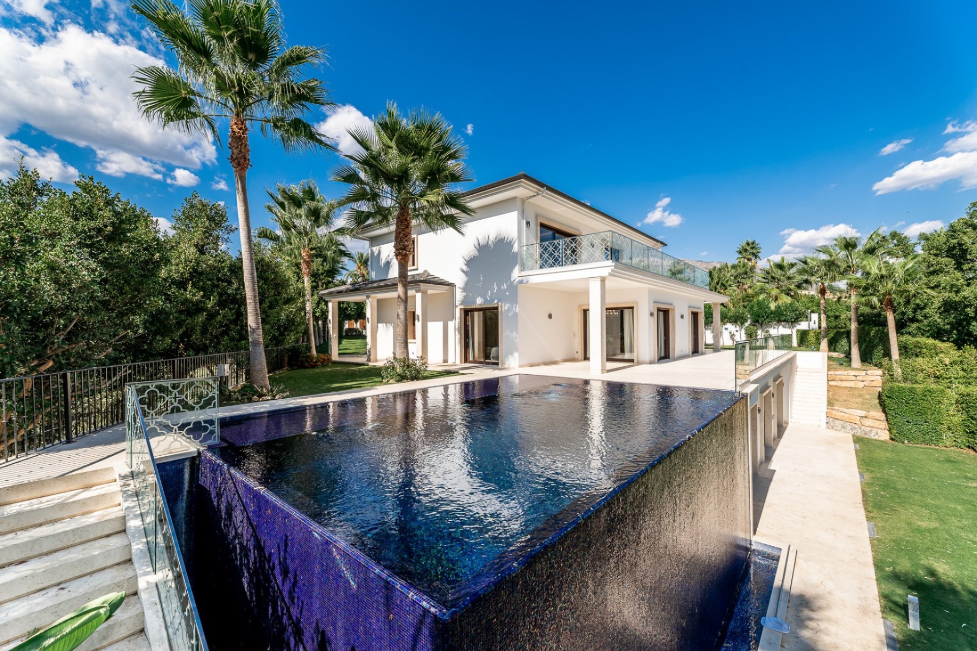 Wiederverkauf - Villa - Marbella - Nueva Andalucía