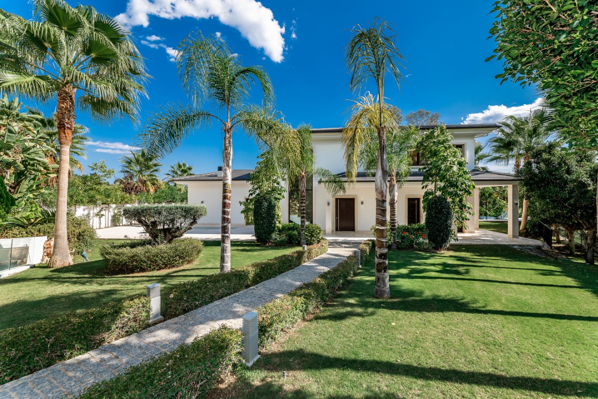 Wiederverkauf - Villa - Marbella - Nueva Andalucía