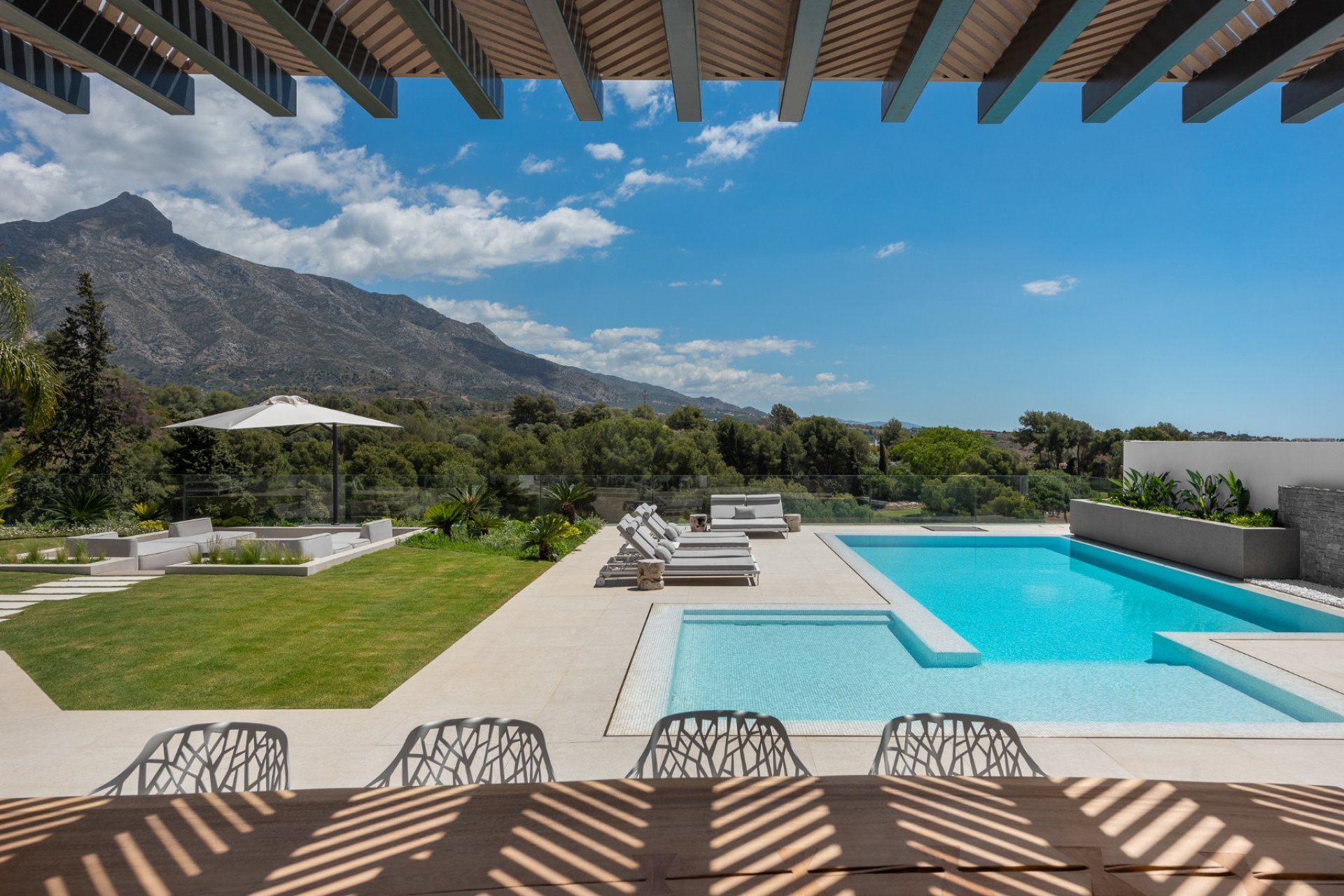 Wiederverkauf - Villa - Marbella - Nueva Andalucía