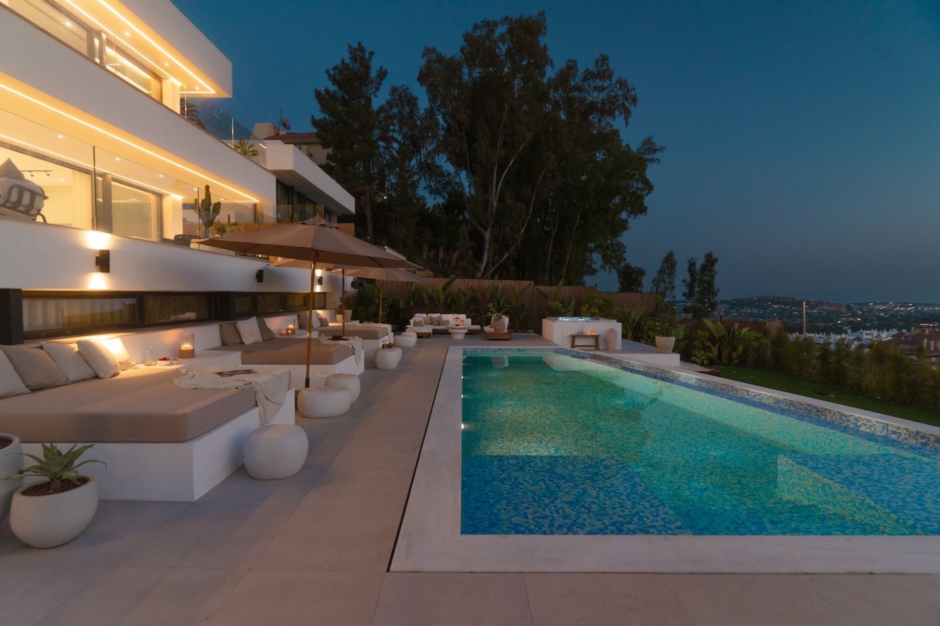 Wiederverkauf - Villa - Marbella - Nueva Andalucía