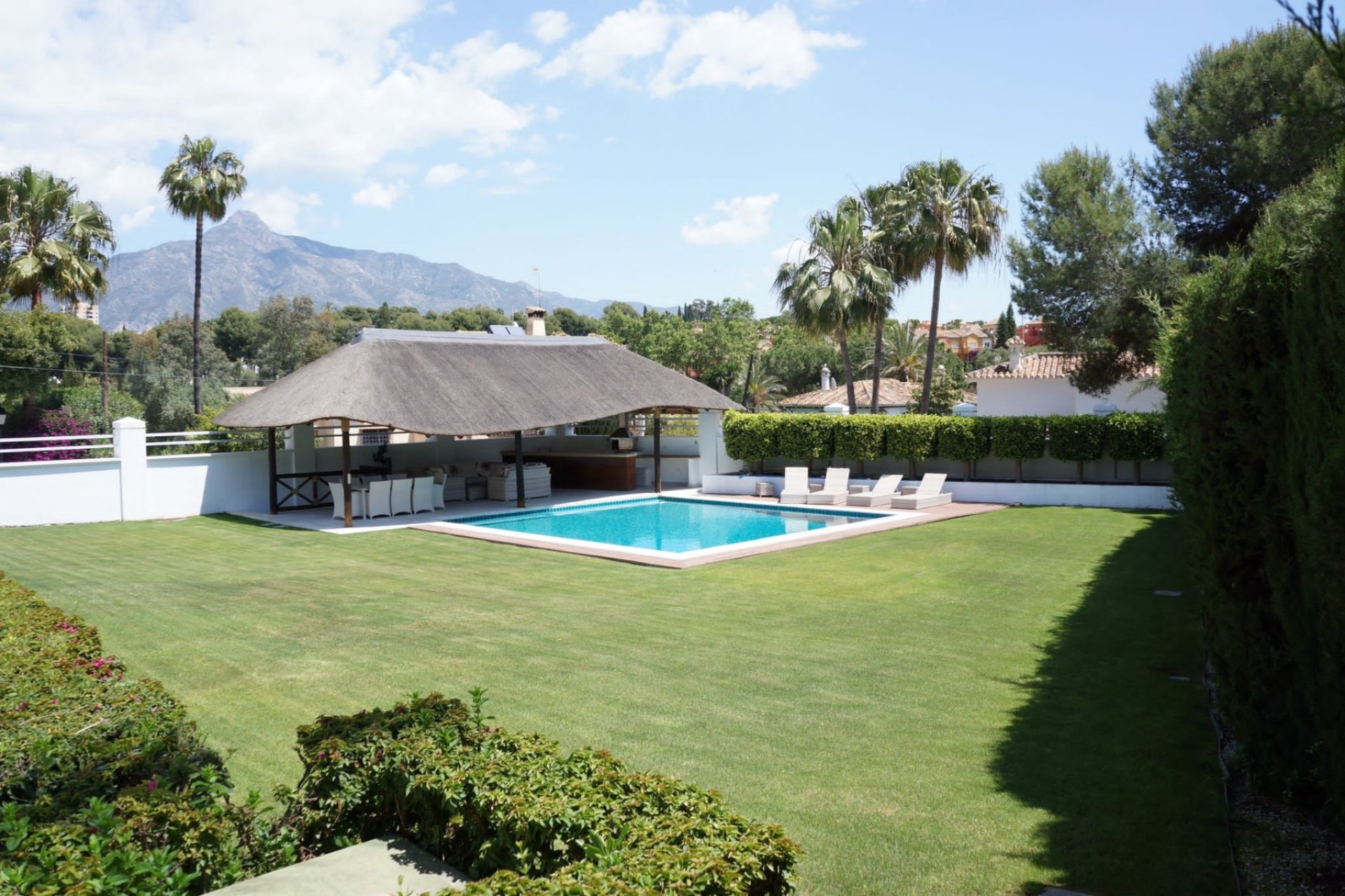 Wiederverkauf - Villa - Marbella - Nueva Andalucía