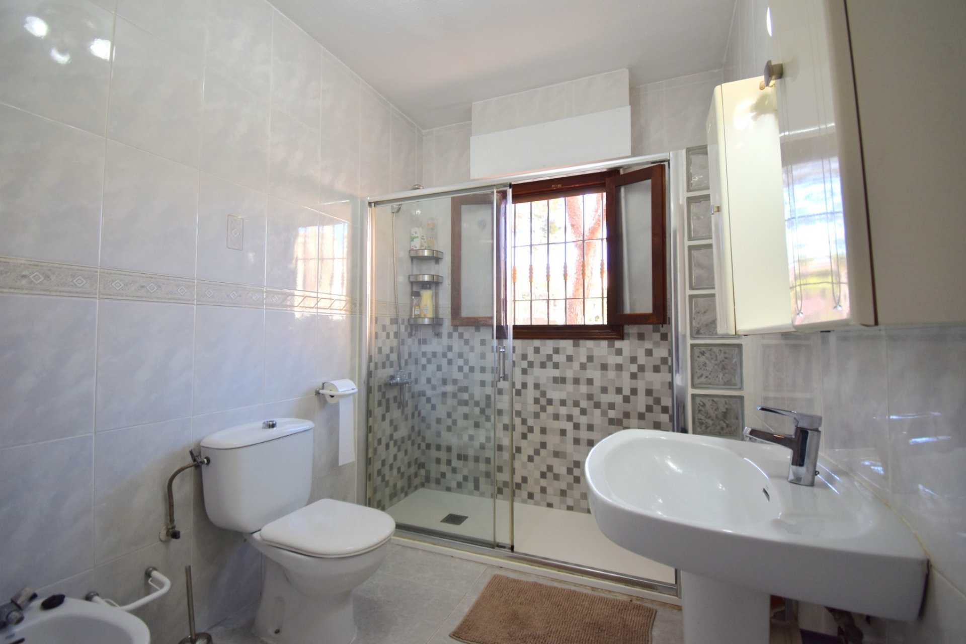 Wiederverkauf - Villa - Orihuela Costa - Villamartin