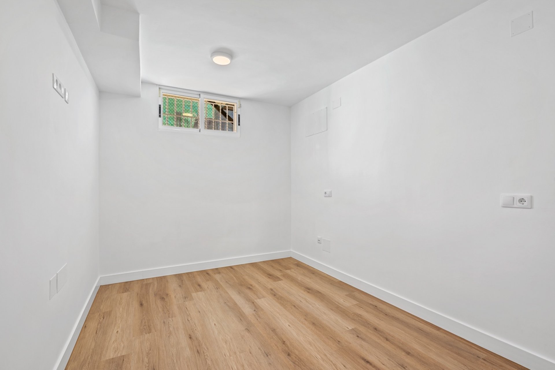 بازفروش - ویلا - Benimar