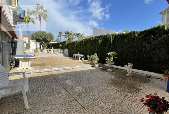 Resale - Villa - Torrevieja - La Siesta