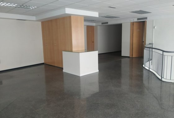 Reventa - Comercial - Elche - Center