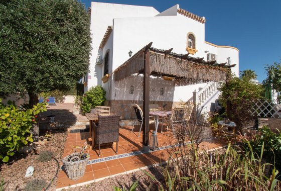 Resale - Villa - Orihuela Costa - Los Dolses