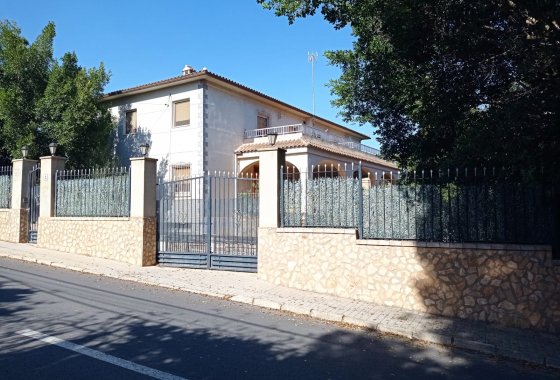 Resale - Villa - Elche - Jubalcoi