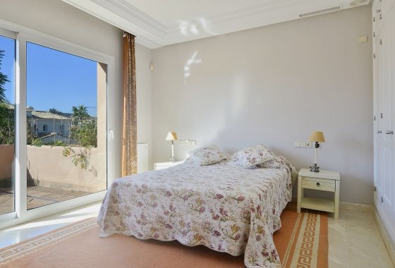 Resale - Villa - Marbella - Nueva Andalucía