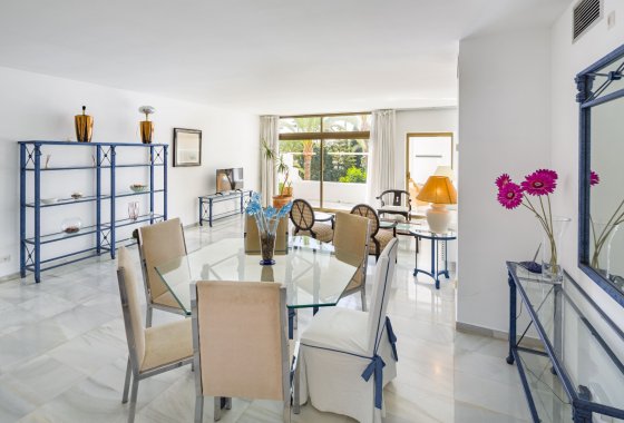 Resale - Apartment - Marbella - Puerto Banús