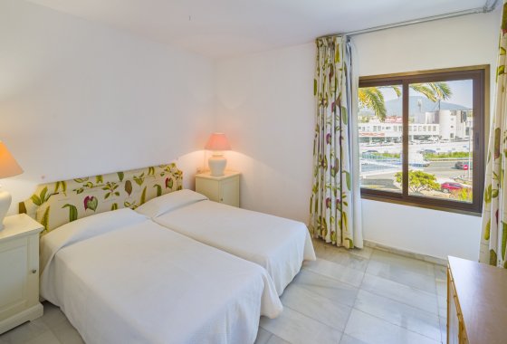 Resale - Apartment - Marbella - Puerto Banús