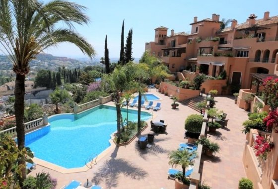 Resale - Apartment - Marbella - Nueva Andalucía