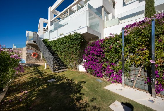 Resale - Apartment - Marbella - Nueva Andalucía