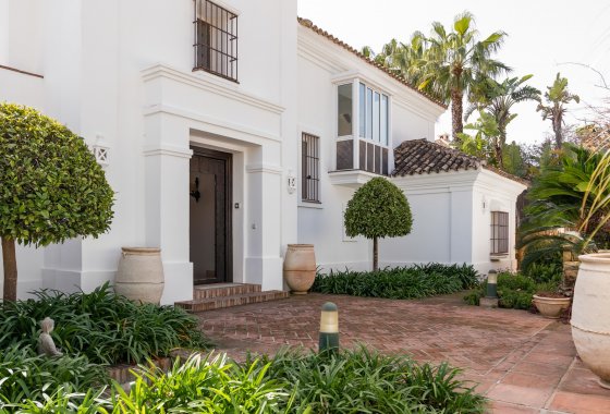 Resale - Villa - Marbella - Los Monteros