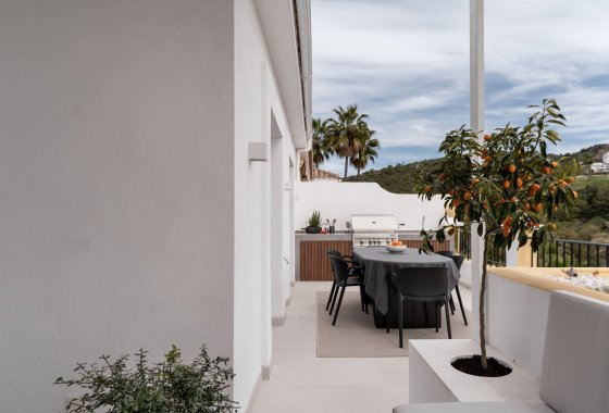 Resale - Apartment - Benahavis - La Quinta