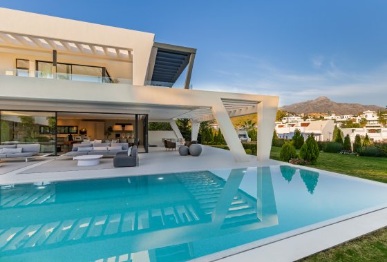 Wiederverkauf - Villa - Marbella - Nueva Andalucía