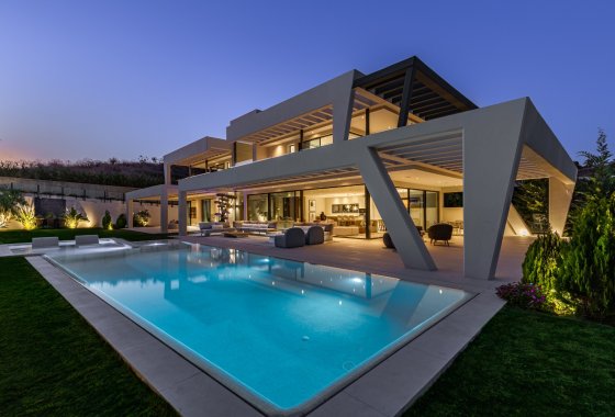 Wiederverkauf - Villa - Marbella - Nueva Andalucía