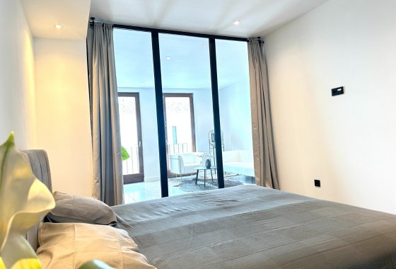 Resale - Apartment - Marbella - Puerto Banús