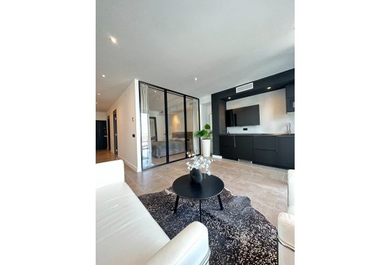 Resale - Apartment - Marbella - Puerto Banús