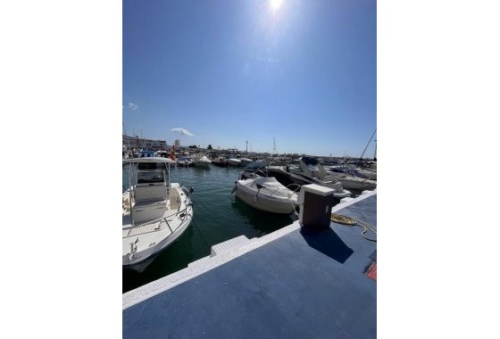 بازفروش - پارکینگ - Marbella - Puerto Banús