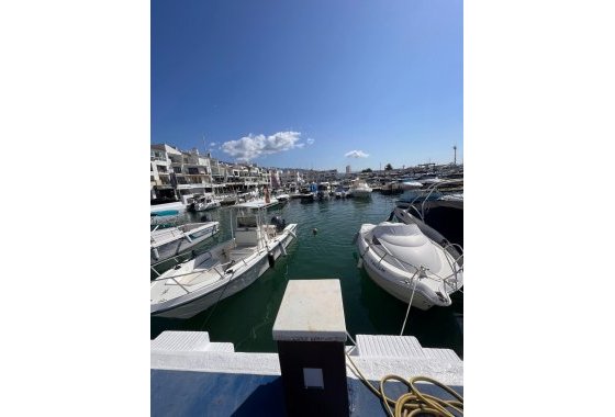 بازفروش - پارکینگ - Marbella - Puerto Banús