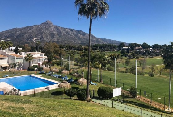 Resale - Apartment - Marbella - Nueva Andalucía