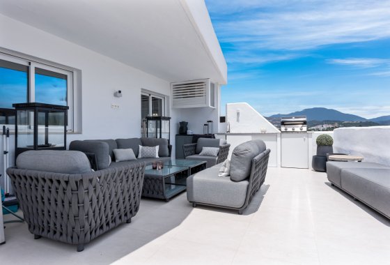 Resale - Apartment - Marbella - Nueva Andalucía