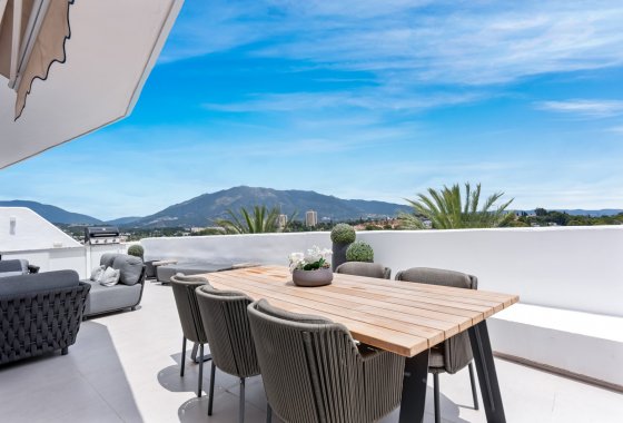 Resale - Apartment - Marbella - Nueva Andalucía