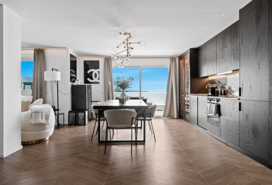 Resale - Apartment - Marbella - Nueva Andalucía