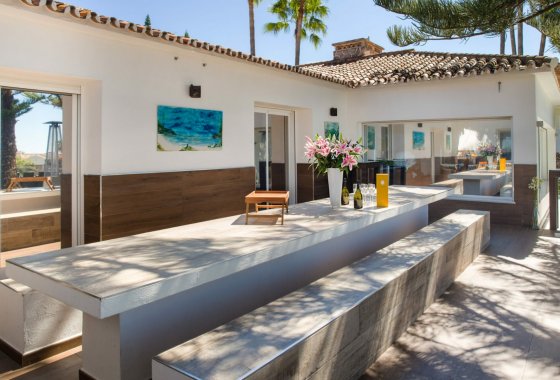 Resale - Villa - Marbella - Elviria