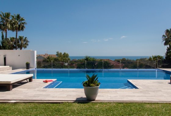 Resale - Villa - Marbella - Elviria