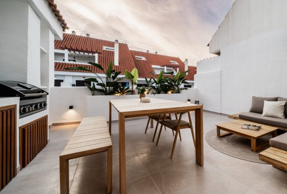 Resale - Apartment - Marbella - Nueva Andalucía