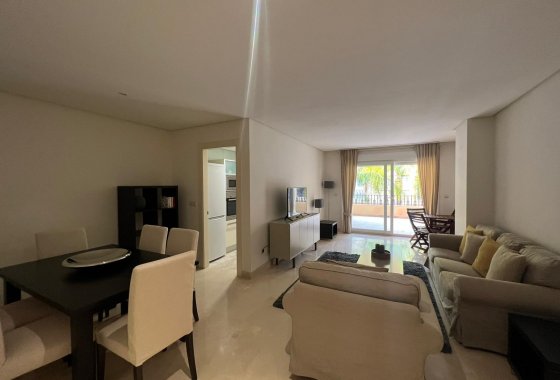 Resale - Apartment - Marbella - Nueva Andalucía