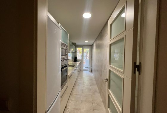 Wiederverkauf - Apartment - Marbella - Nueva Andalucía