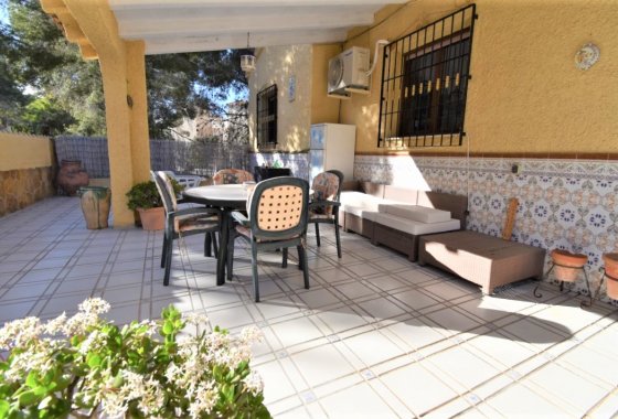 Resale - Villa - Orihuela Costa - Villamartín