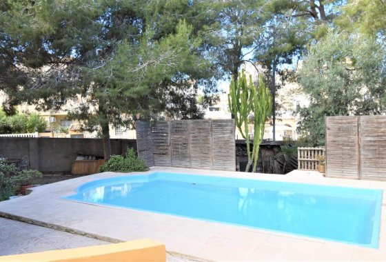 Resale - Villa - Orihuela Costa - Villamartín