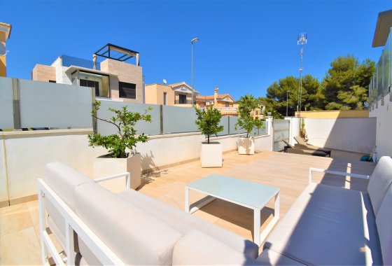 Resale - Villa - Orihuela Costa - Villamartín