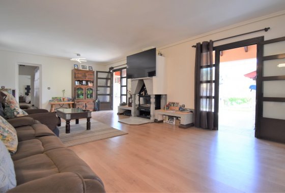 Resale - Villa - Orihuela Costa - Villamartín