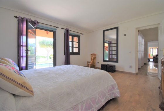 Resale - Villa - Orihuela Costa - Villamartín