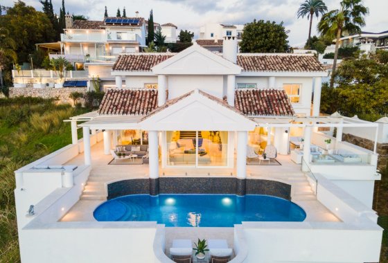 Resale - Villa - Marbella - Nueva Andalucía